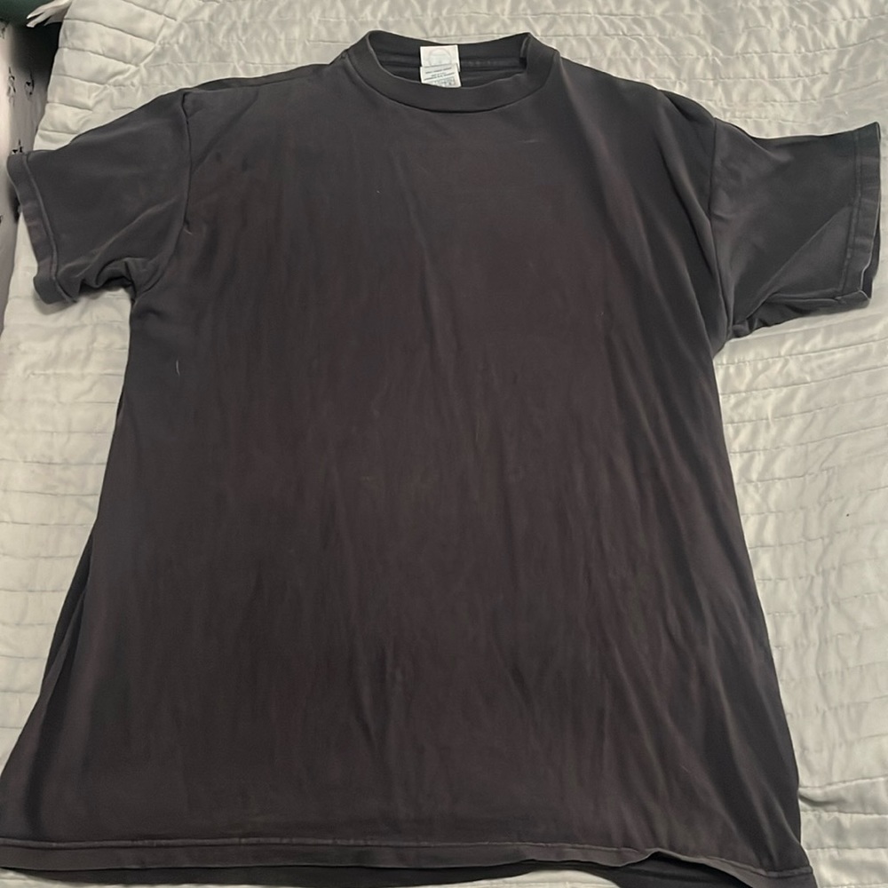 Dark grey back print shirt